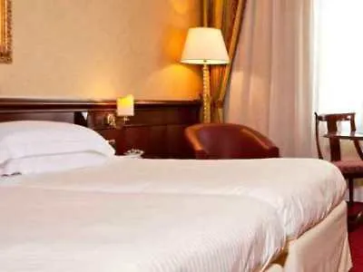 Atahotel Executive Milán Italia