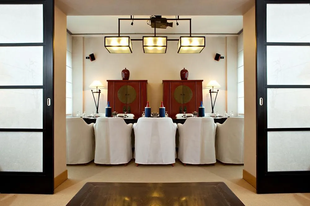 Atahotel Executive Milán 4*,