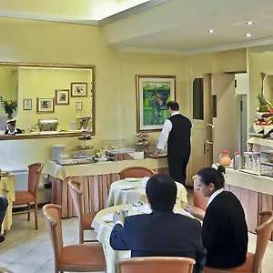 Hotel Lloyd, Milán